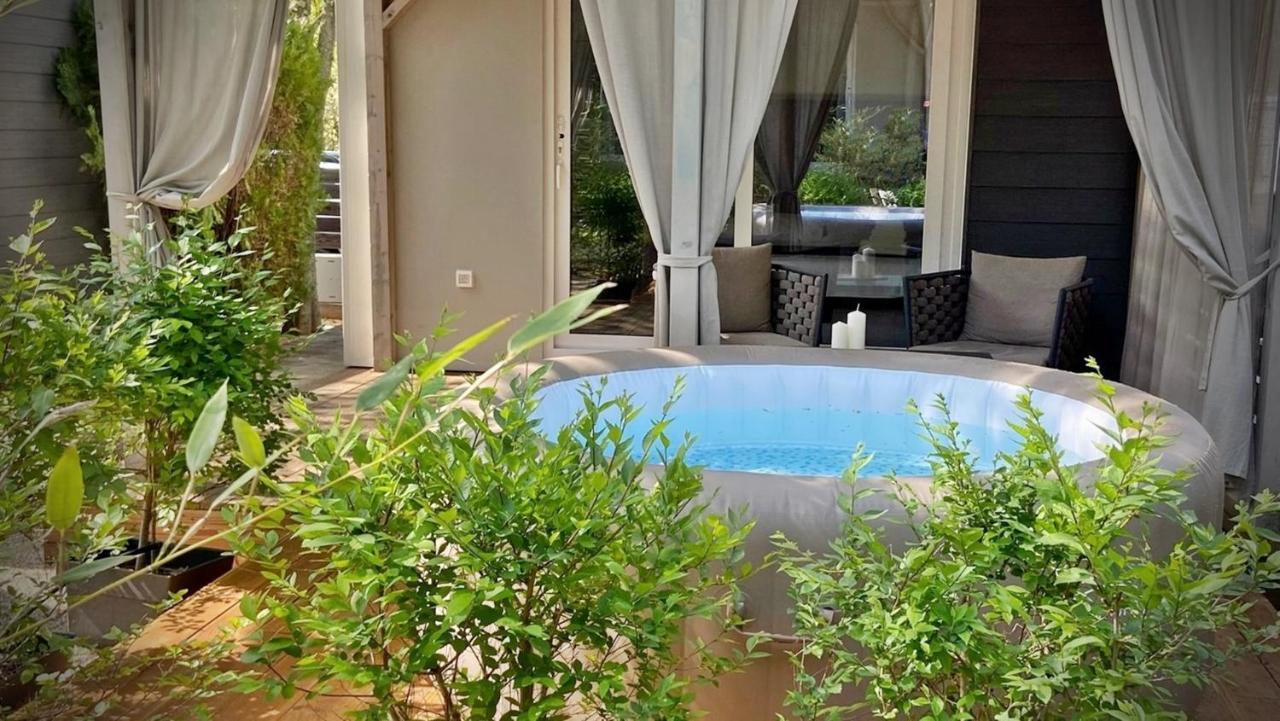 Boutique Mobile Homes Ulikarovinj (Adults Only) Экстерьер фото